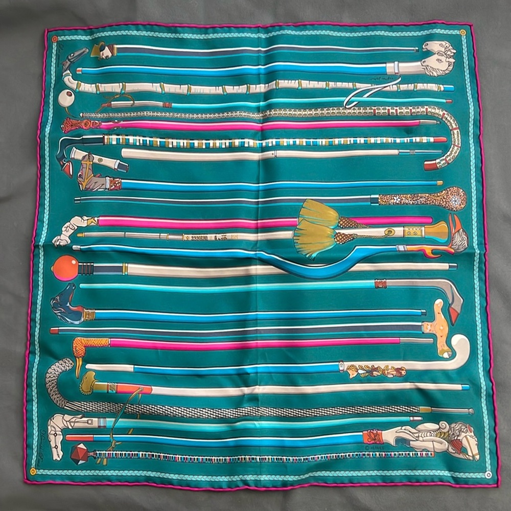 Hermes silk scarf 16x16”
Excellent condition